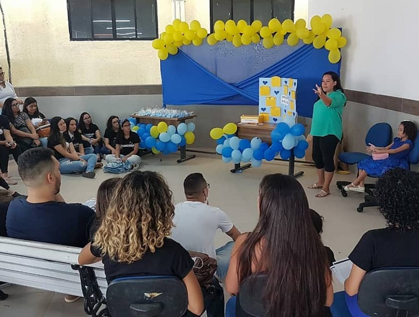 Mãos que educam – ensino e inclusão à pessoa surda